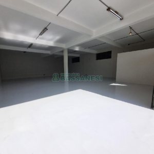 Loja com 192m², no bairro Kayser em Caxias do Sul para Alugar