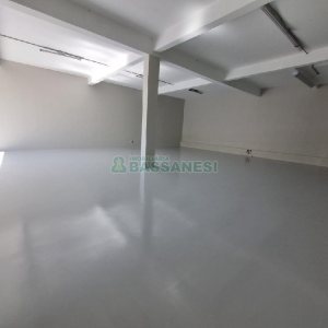 Loja com 192m², no bairro Kayser em Caxias do Sul para Alugar