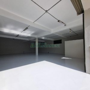 Loja com 192m², no bairro Kayser em Caxias do Sul para Alugar