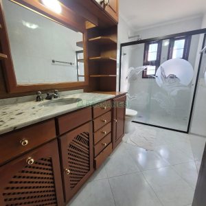 Apartamento com 122m², 3 dormitórios, 2 vagas, no bairro Cinqüentenário em Caxias do Sul para Comprar