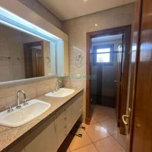 Casa com 337m², 3 dormitórios, 3 vagas, no bairro Bela Vista em Caxias do Sul para Comprar