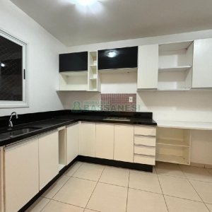 Apartamento com 101m², 3 dormitórios, 2 vagas, no bairro Universitário em Caxias do Sul para Comprar