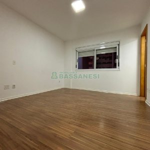 Apartamento com 101m², 3 dormitórios, 2 vagas, no bairro Universitário em Caxias do Sul para Comprar