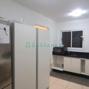 Apartamento com 101m², 3 dormitórios, 2 vagas, no bairro Universitário em Caxias do Sul para Comprar
