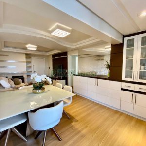 Apto Mobiliado com 162m², 3 dormitórios, 2 vagas, no bairro Sanvitto em Caxias do Sul para Comprar