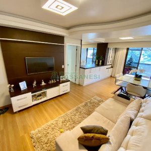 Apto Mobiliado com 162m², 3 dormitórios, 2 vagas, no bairro Sanvitto em Caxias do Sul para Comprar