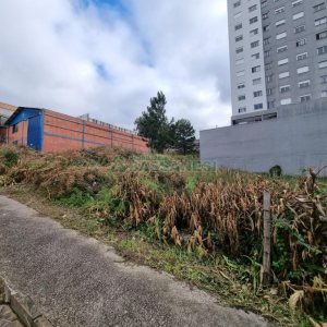 Terreno com 720m², no bairro Cinqüentenário em Caxias do Sul para Comprar