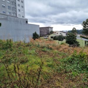 Terreno com 720m², no bairro Cinqüentenário em Caxias do Sul para Comprar