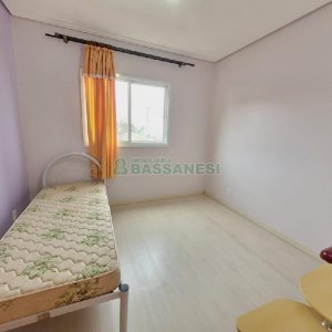 Apto Mobiliado com 75m², 3 dormitórios, 2 vagas, no bairro Kayser em Caxias do Sul para Alugar