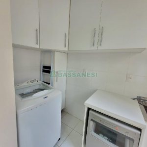 Apto Mobiliado com 75m², 3 dormitórios, 2 vagas, no bairro Kayser em Caxias do Sul para Alugar