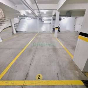 Apto Mobiliado com 75m², 3 dormitórios, 2 vagas, no bairro Kayser em Caxias do Sul para Alugar