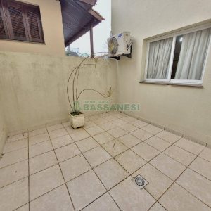 Apto Mobiliado com 75m², 3 dormitórios, 2 vagas, no bairro Kayser em Caxias do Sul para Alugar
