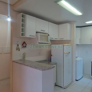Apto Mobiliado com 75m², 3 dormitórios, 2 vagas, no bairro Kayser em Caxias do Sul para Alugar