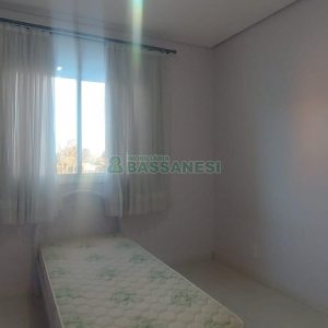 Apto Mobiliado com 75m², 3 dormitórios, 2 vagas, no bairro Kayser em Caxias do Sul para Alugar