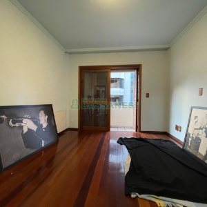 Apartamento com 138m², 3 dormitórios, 2 vagas, no bairro São Pelegrino em Caxias do Sul para Comprar