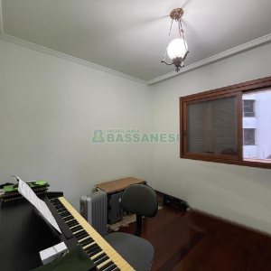 Apartamento com 138m², 3 dormitórios, 2 vagas, no bairro São Pelegrino em Caxias do Sul para Comprar