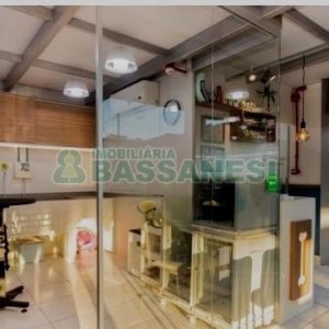 Loja Mobiliada com 30m², no bairro Cruzeiro em Caxias do Sul para Alugar