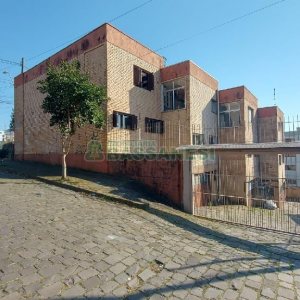 Sobrado com 160m², 2 dormitórios, 2 vagas, no bairro Cruzeiro em Caxias do Sul para Alugar