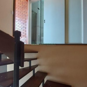 Sobrado com 160m², 2 dormitórios, 2 vagas, no bairro Cruzeiro em Caxias do Sul para Alugar