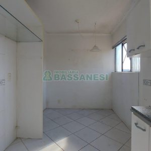 Sobrado com 160m², 2 dormitórios, 2 vagas, no bairro Cruzeiro em Caxias do Sul para Alugar