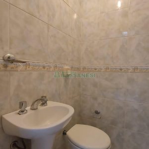 Sobrado com 160m², 2 dormitórios, 2 vagas, no bairro Cruzeiro em Caxias do Sul para Alugar