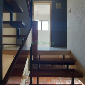 Sobrado com 160m², 2 dormitórios, 2 vagas, no bairro Cruzeiro em Caxias do Sul para Alugar