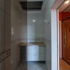 Sobrado com 160m², 2 dormitórios, 2 vagas, no bairro Cruzeiro em Caxias do Sul para Alugar