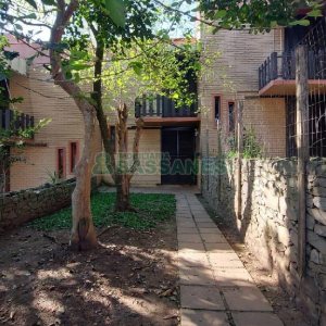 Sobrado com 160m², 2 dormitórios, 2 vagas, no bairro Cruzeiro em Caxias do Sul para Alugar