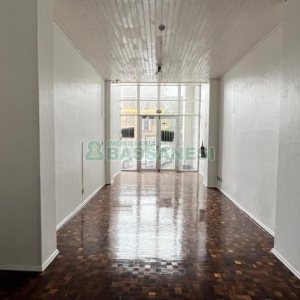 Loja com 310m², 6 vagas, no bairro Centro em Caxias do Sul para Alugar