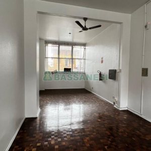 Loja com 310m², 6 vagas, no bairro Centro em Caxias do Sul para Alugar