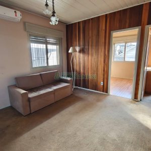 Casa com 169m², 4 dormitórios, 1 vaga, no bairro Rio Branco em Caxias do Sul para Comprar