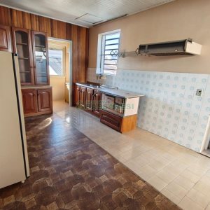 Casa com 169m², 4 dormitórios, 1 vaga, no bairro Rio Branco em Caxias do Sul para Comprar