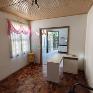 Casa com 169m², 4 dormitórios, 1 vaga, no bairro Rio Branco em Caxias do Sul para Comprar