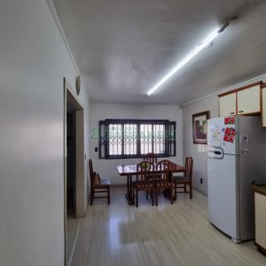 Casa com 330m², 3 dormitórios, 2 vagas, no bairro Rio Branco em Caxias do Sul para Comprar