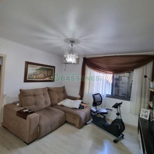 Casa com 330m², 3 dormitórios, 2 vagas, no bairro Rio Branco em Caxias do Sul para Comprar