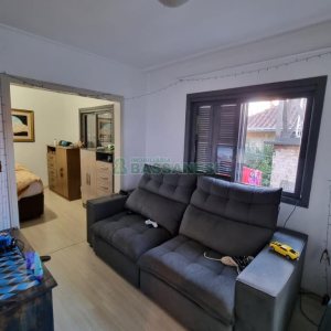 Casa com 330m², 3 dormitórios, 2 vagas, no bairro Rio Branco em Caxias do Sul para Comprar