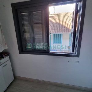 Casa com 330m², 3 dormitórios, 2 vagas, no bairro Rio Branco em Caxias do Sul para Comprar