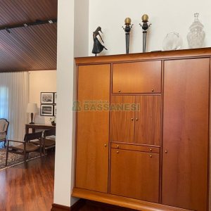 Casa com 249m², 3 dormitórios, 2 vagas, no bairro Colina Sorriso em Caxias do Sul para Comprar