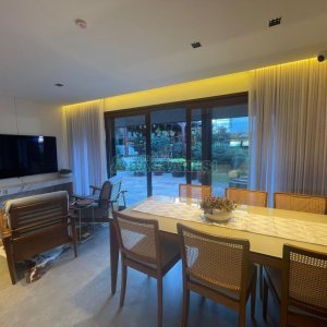 Casa com 249m², 3 dormitórios, 2 vagas, no bairro Colina Sorriso em Caxias do Sul para Comprar