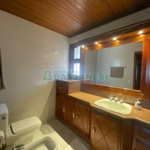 Casa com 249m², 3 dormitórios, 2 vagas, no bairro Colina Sorriso em Caxias do Sul para Comprar