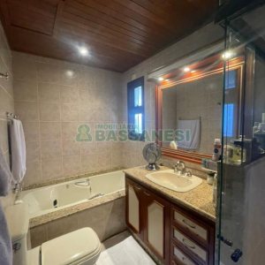 Casa com 249m², 3 dormitórios, 2 vagas, no bairro Colina Sorriso em Caxias do Sul para Comprar