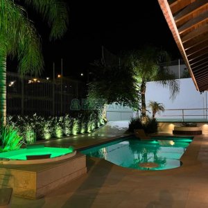 Casa com 600m², 3 dormitórios, 3 vagas, no bairro Cinqüentenário em Caxias do Sul para Comprar