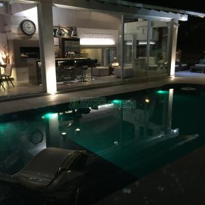 Casa com 600m², 3 dormitórios, 3 vagas, no bairro Cinqüentenário em Caxias do Sul para Comprar