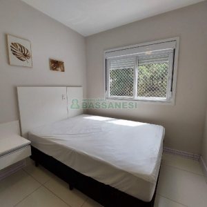 Apto Mobiliado com 70m², 2 dormitórios, 2 vagas, no bairro Lourdes em Caxias do Sul para Alugar