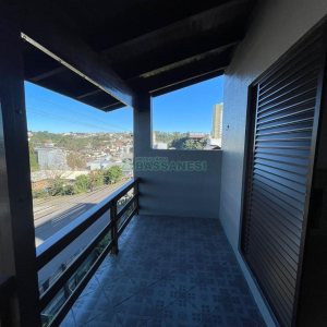 Casa com 224m², 3 dormitórios, 3 vagas, no bairro São Leopoldo em Caxias do Sul para Comprar