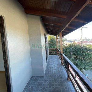 Casa com 224m², 3 dormitórios, 3 vagas, no bairro São Leopoldo em Caxias do Sul para Comprar