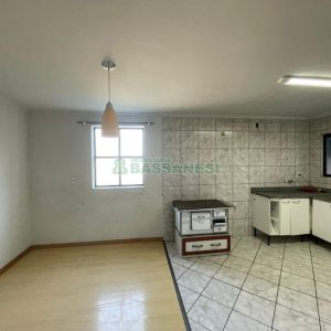 Casa com 224m², 3 dormitórios, 3 vagas, no bairro São Leopoldo em Caxias do Sul para Comprar