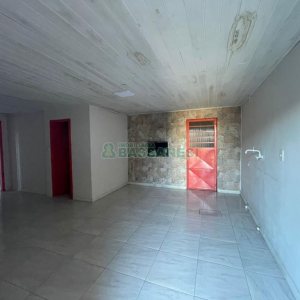 Casa com 224m², 3 dormitórios, 3 vagas, no bairro São Leopoldo em Caxias do Sul para Comprar