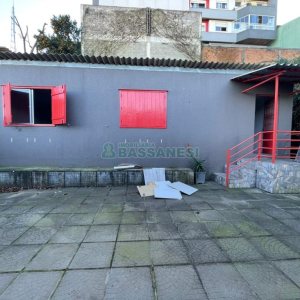 Casa com 224m², 3 dormitórios, 3 vagas, no bairro São Leopoldo em Caxias do Sul para Comprar