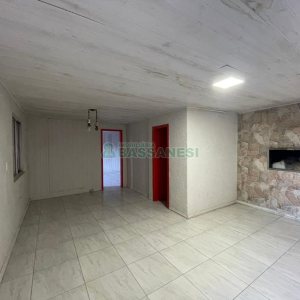 Casa com 224m², 3 dormitórios, 3 vagas, no bairro São Leopoldo em Caxias do Sul para Comprar